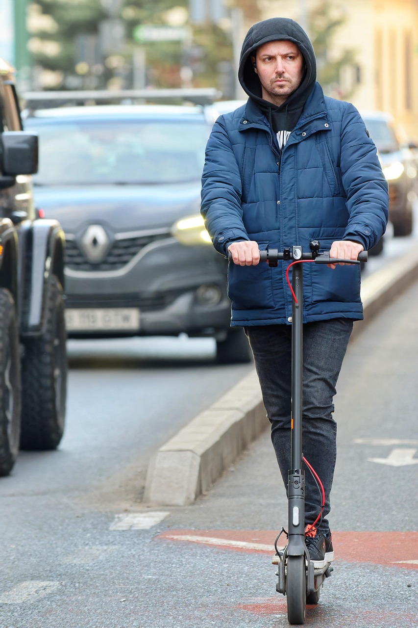 Explore the Best Lightweight Electric Scooters for Effortless Urban Commuting