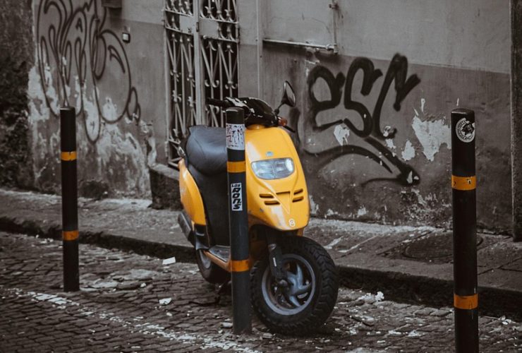 NIU KQi Air vs Unagi Model One Voyager: Unveiling the Best Commuter Scooter